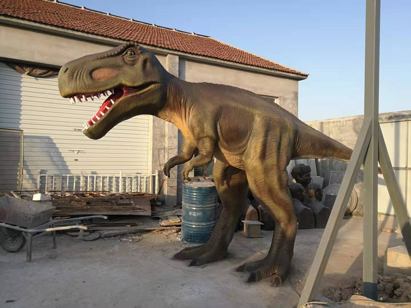 恐龍雕塑項目部分完工，出廠安裝（組圖）。