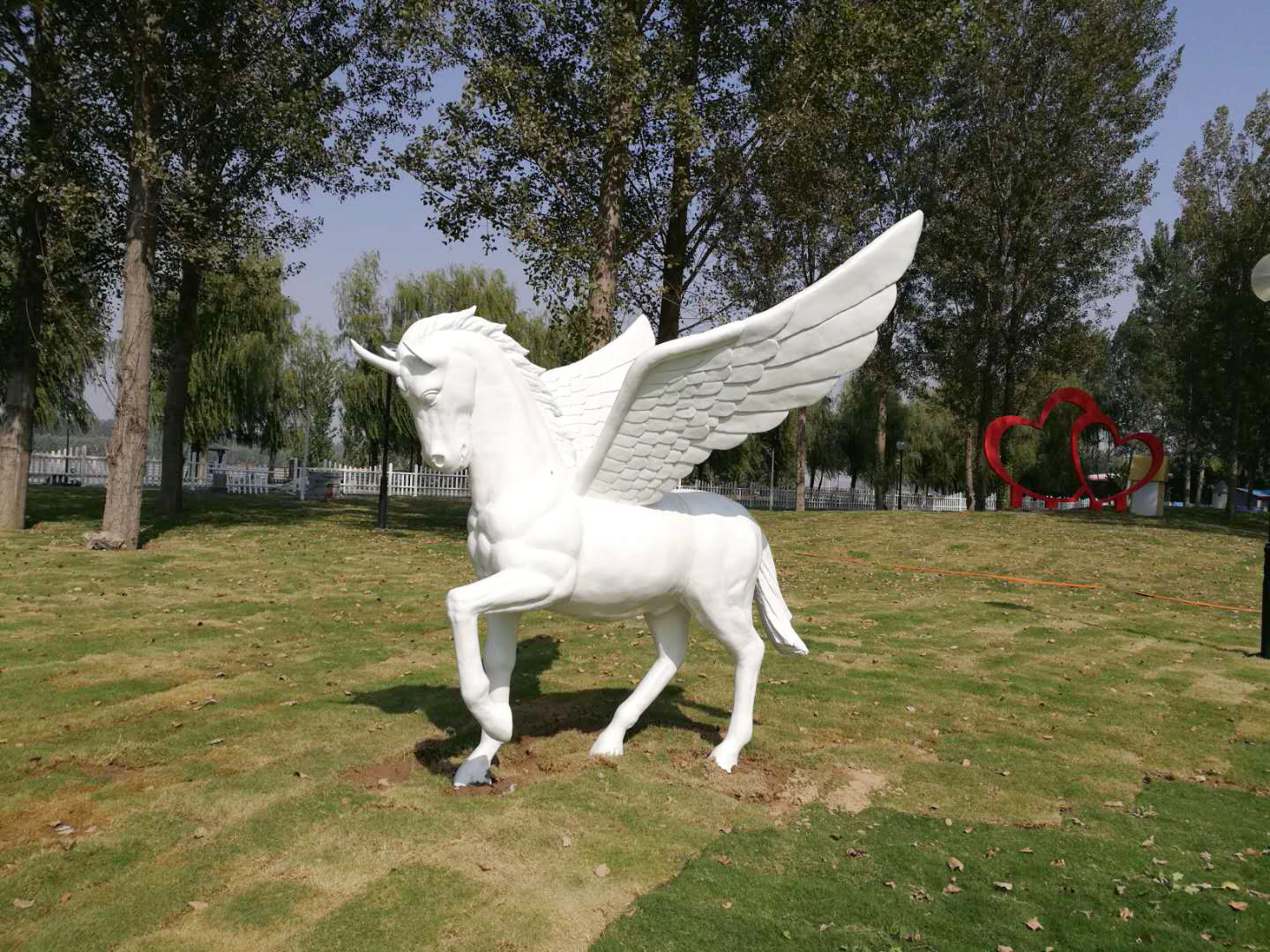 玻璃鋼飛馬雕塑